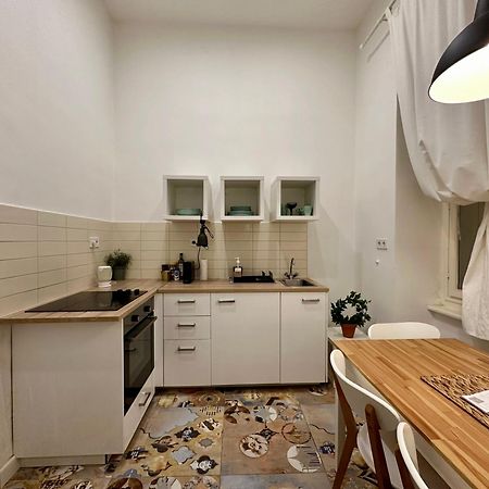 Cozy Studio Flat In The Heart Of ブダペスト エクステリア 写真